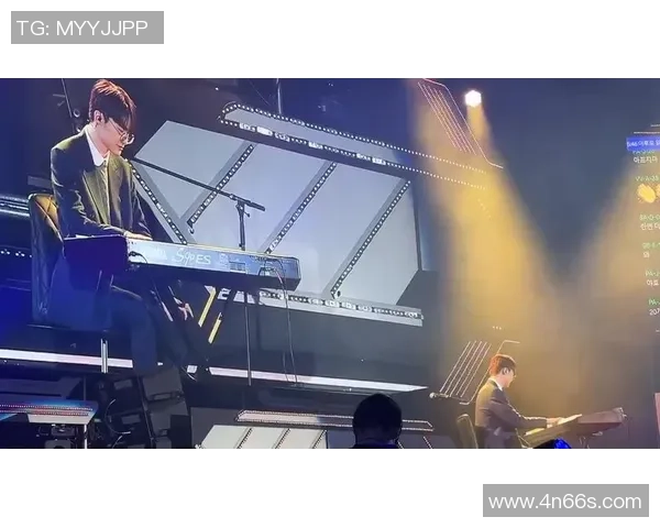 Faker惊艳亮相电视节目现场展示精湛钢琴才艺引发热议