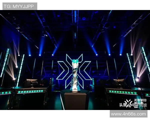 时尚品牌携手无畏契约推出独特联名队服引领潮流风尚